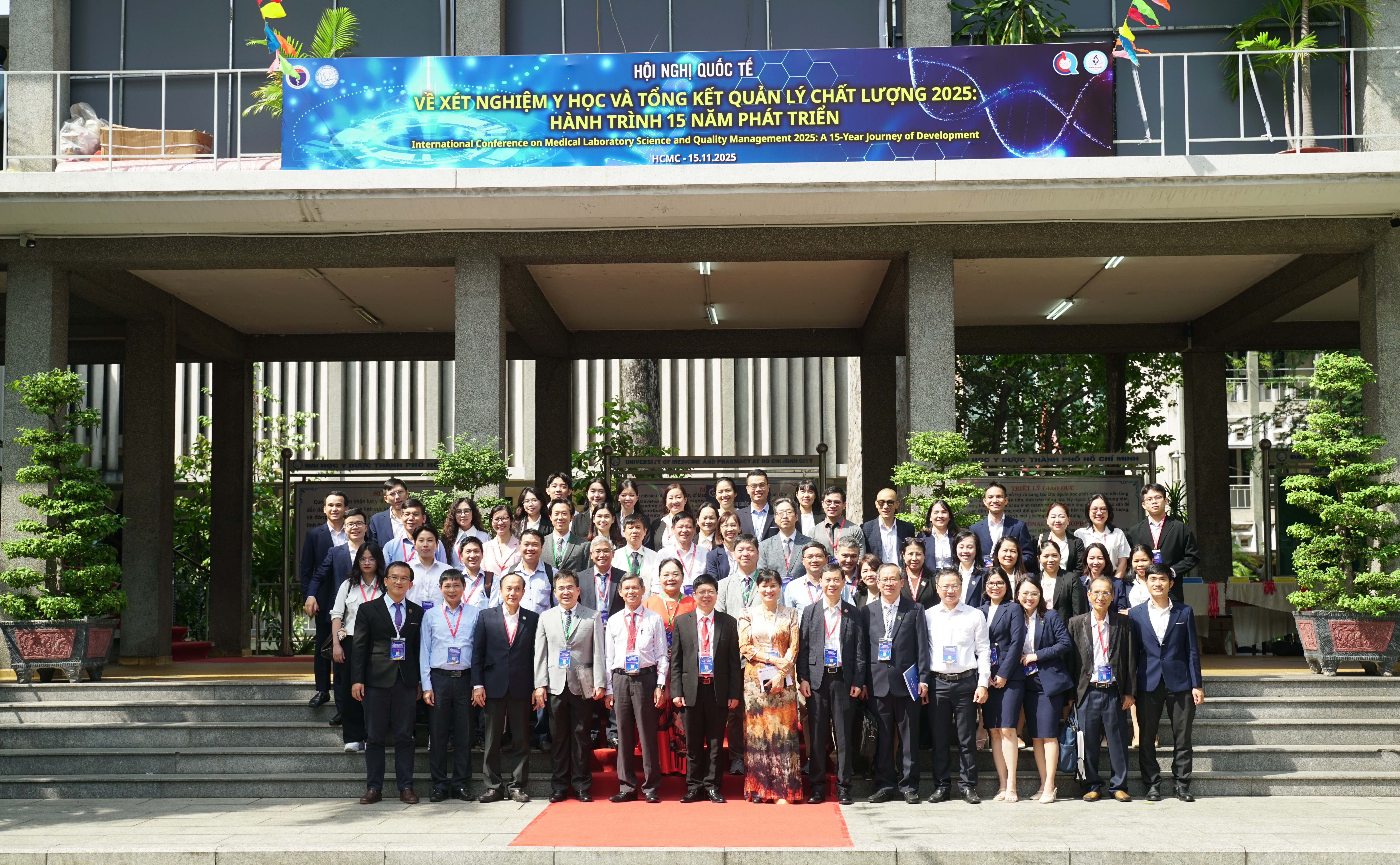 HỘI NGHỊ QUỐC TẾ VỀ XÉT NGHIỆM Y HỌC VÀ TỔNG KẾT QUẢN LÝ CHẤT LƯỢNG 2025 THÀNH CÔNG RỰC RỠ